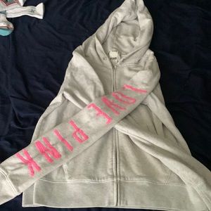This is my style. Size m missing hood string
